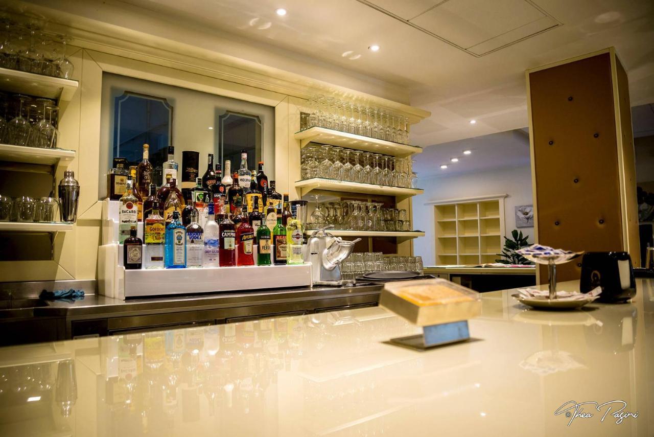 Hotel Lonatino 로나토 외부 사진