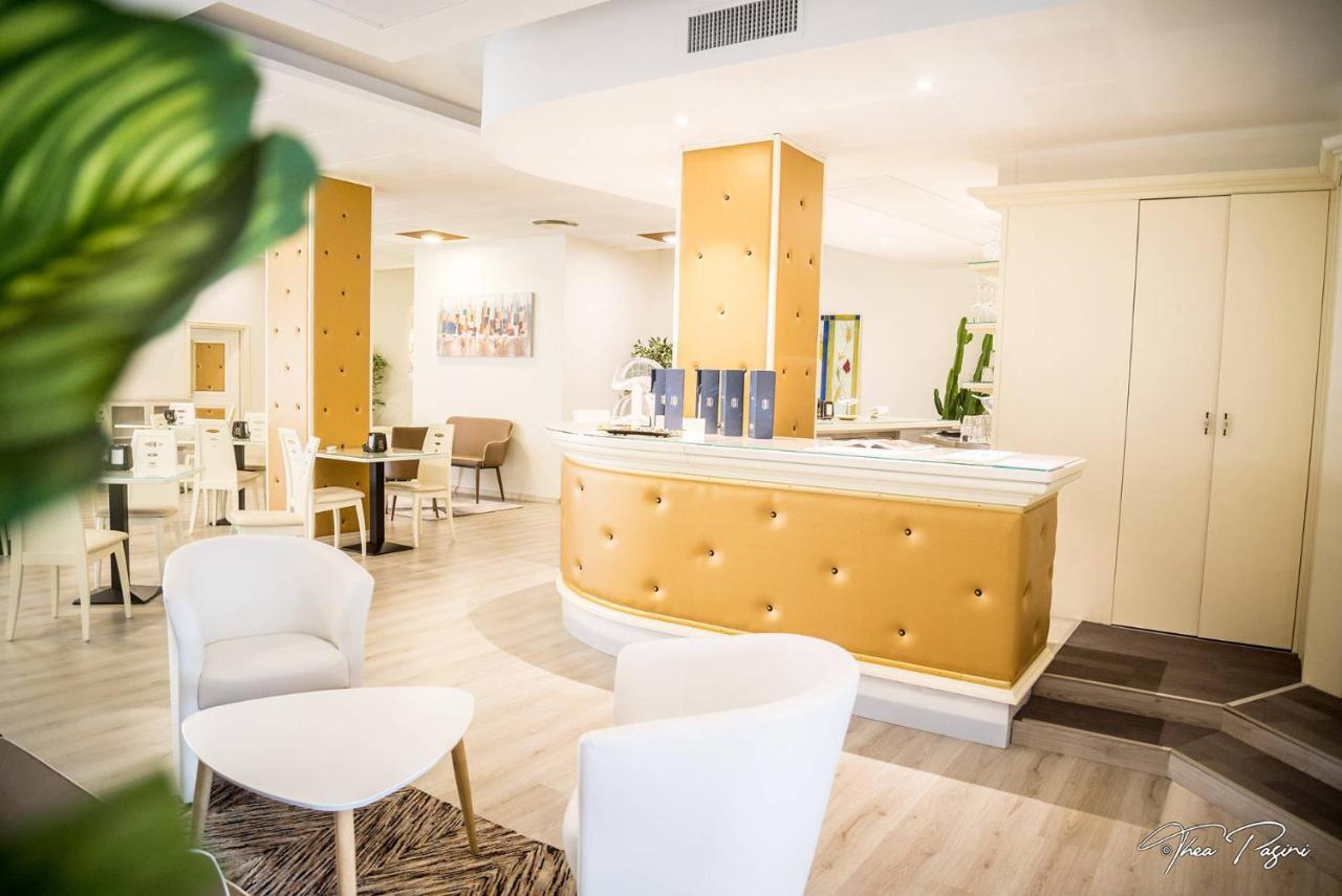 Hotel Lonatino 로나토 외부 사진