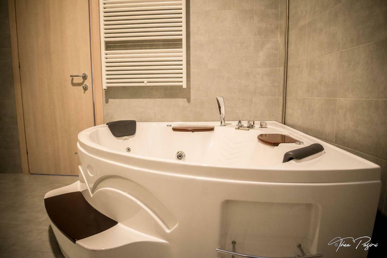 Hotel Lonatino 로나토 외부 사진